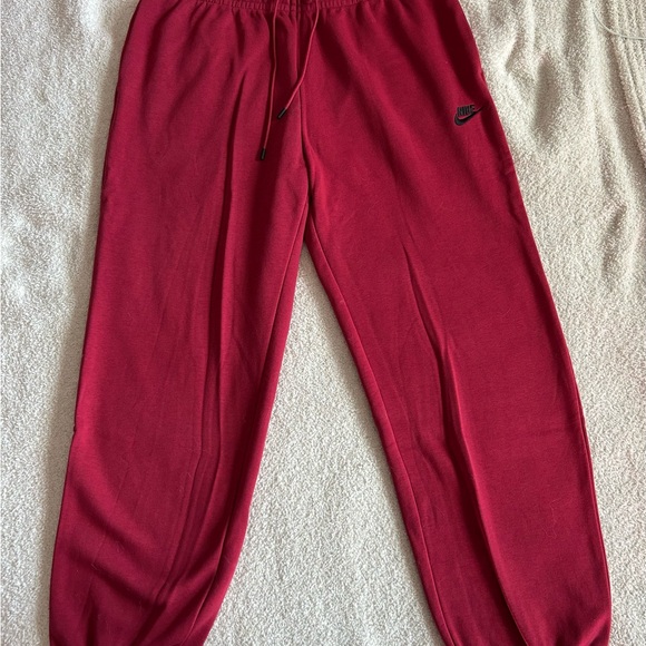 Nike Women’s Burgundy Sweatpants - Picture 1 of 4